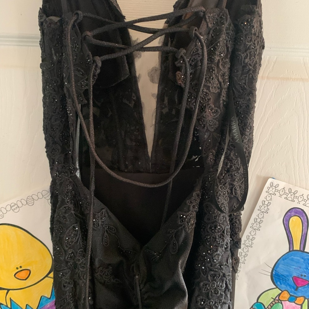 Amara Black Prom Dress, size 6 - Picture 6 of 16
